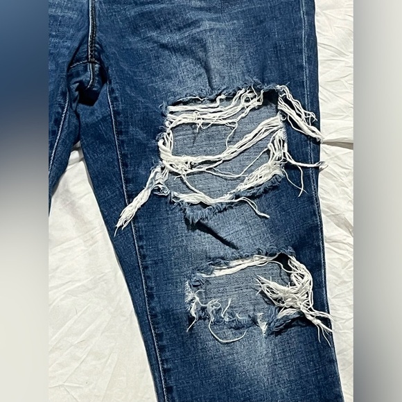 Refuge Women's Distressed Blue Jeans Size 10 - Picture 3 of 16